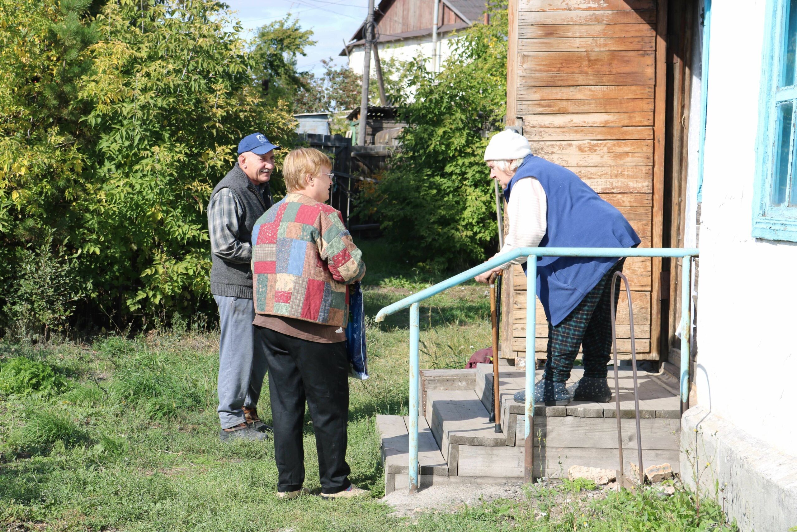 Династия волонтеров из Атбасара помогает старикам | Qazvolunteer